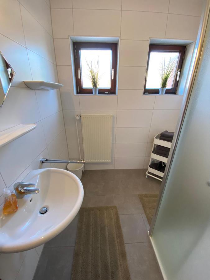 Ferienwohnung Im Erdgeschoss Mit Eingezaeunten Garten Und Terrasse Aurich Exterior foto