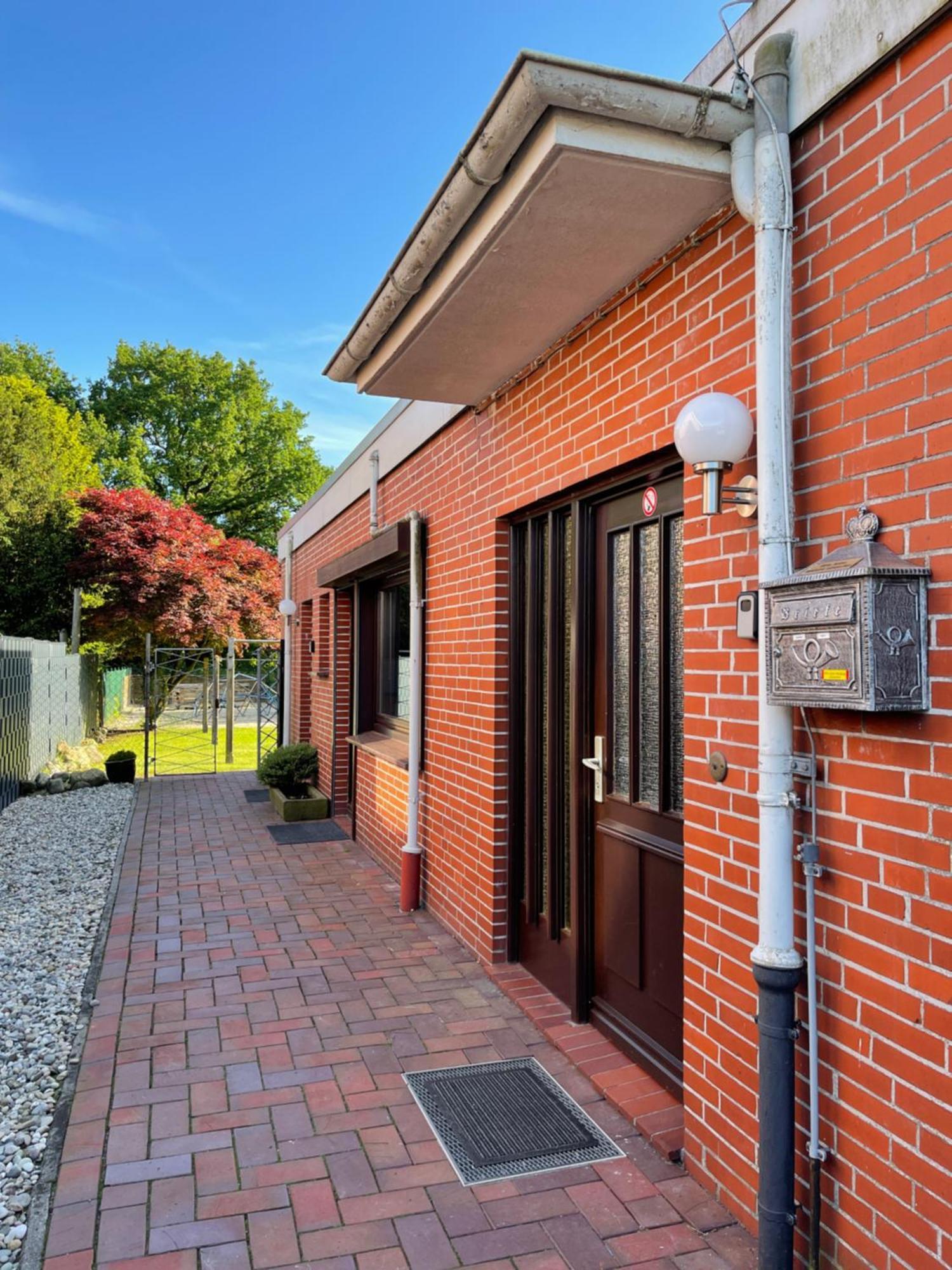 Ferienwohnung Im Erdgeschoss Mit Eingezaeunten Garten Und Terrasse Aurich Exterior foto