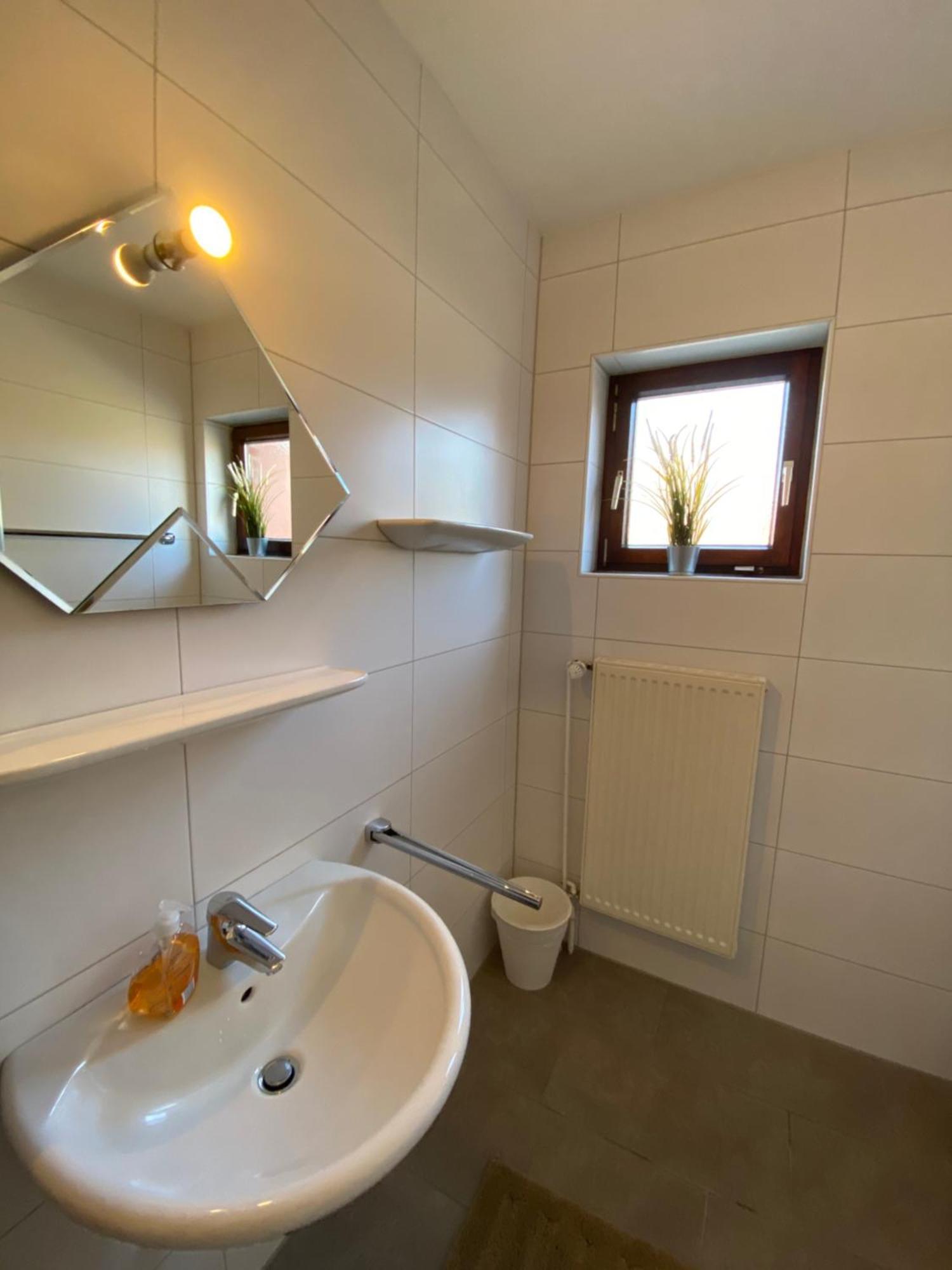 Ferienwohnung Im Erdgeschoss Mit Eingezaeunten Garten Und Terrasse Aurich Exterior foto