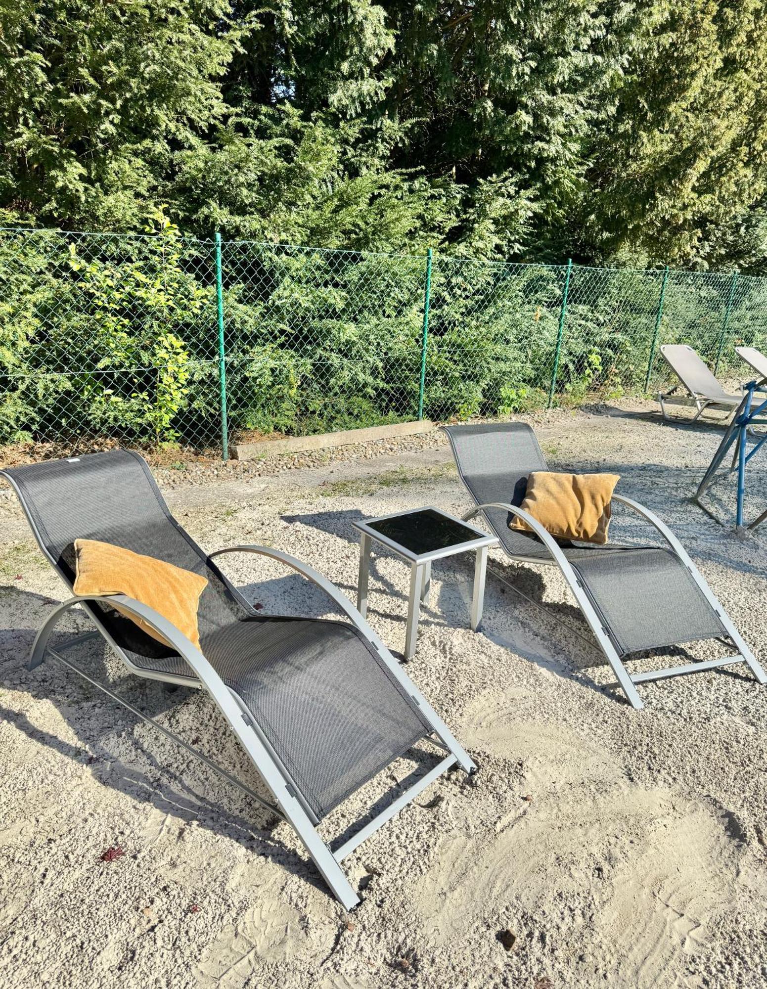 Ferienwohnung Im Erdgeschoss Mit Eingezaeunten Garten Und Terrasse Aurich Exterior foto